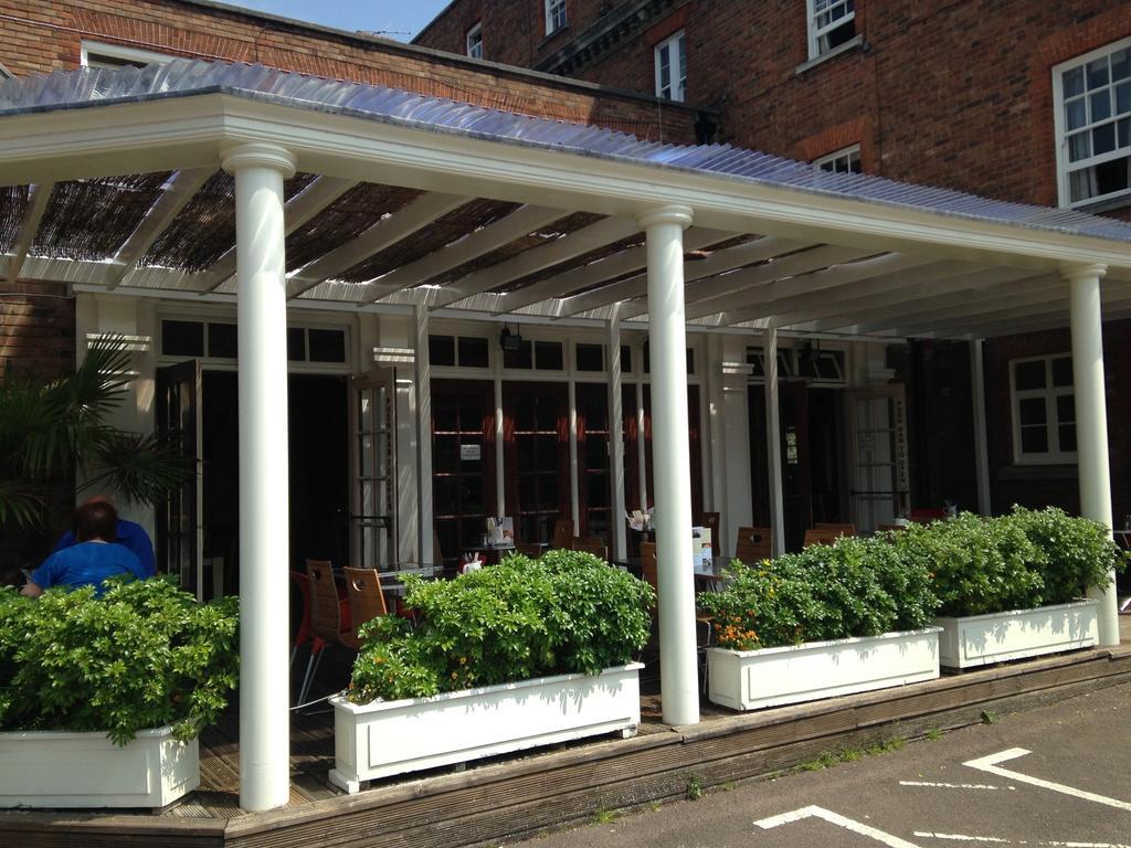 The Broadway Hotel Letchworth Buitenkant foto